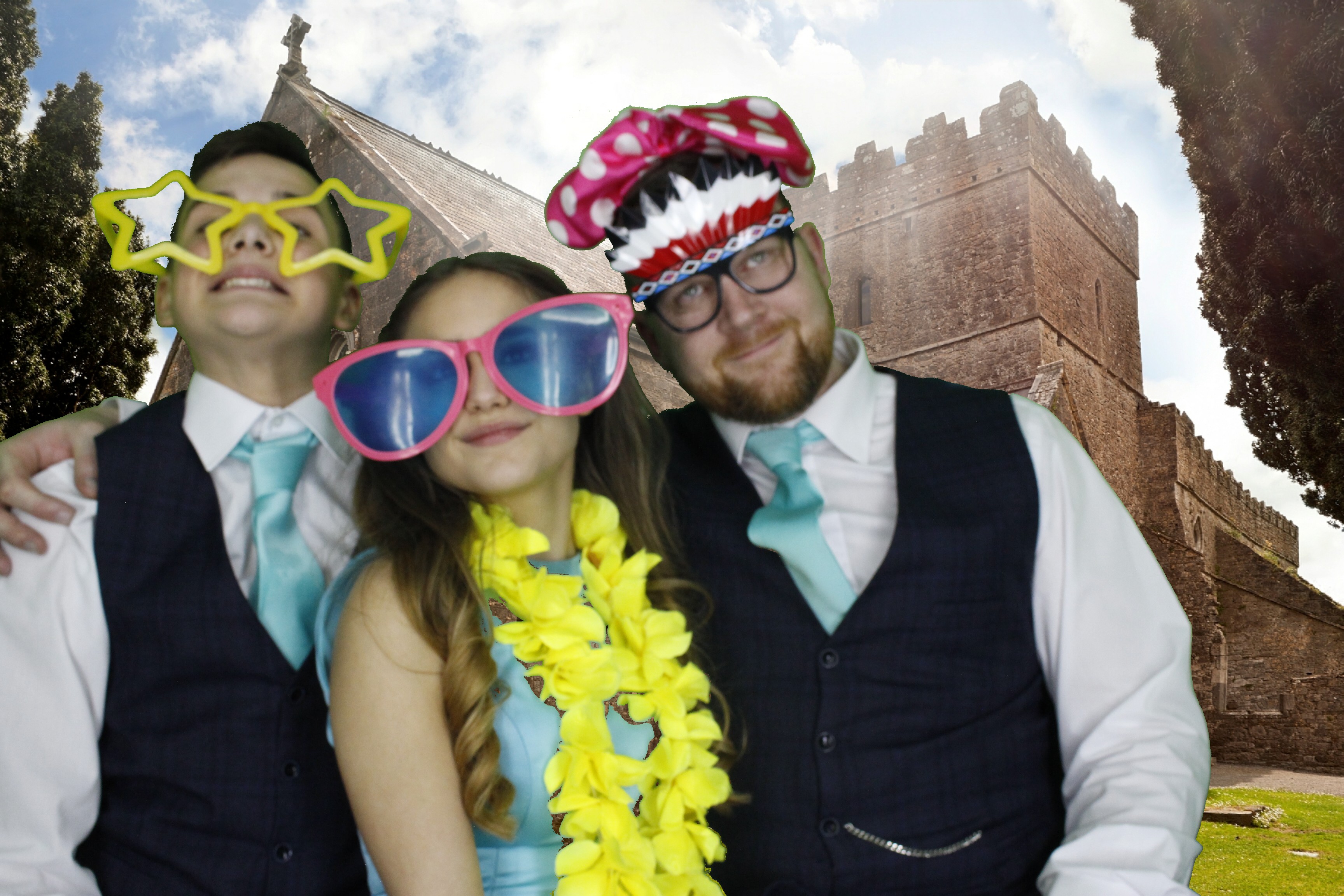 Mr & Mrs Mills | View more photos from the event at gallery.myphotoboothexperience.co.uk/u/MyPhotoBoothExperienceLtd/Mr-Mrs-Mills